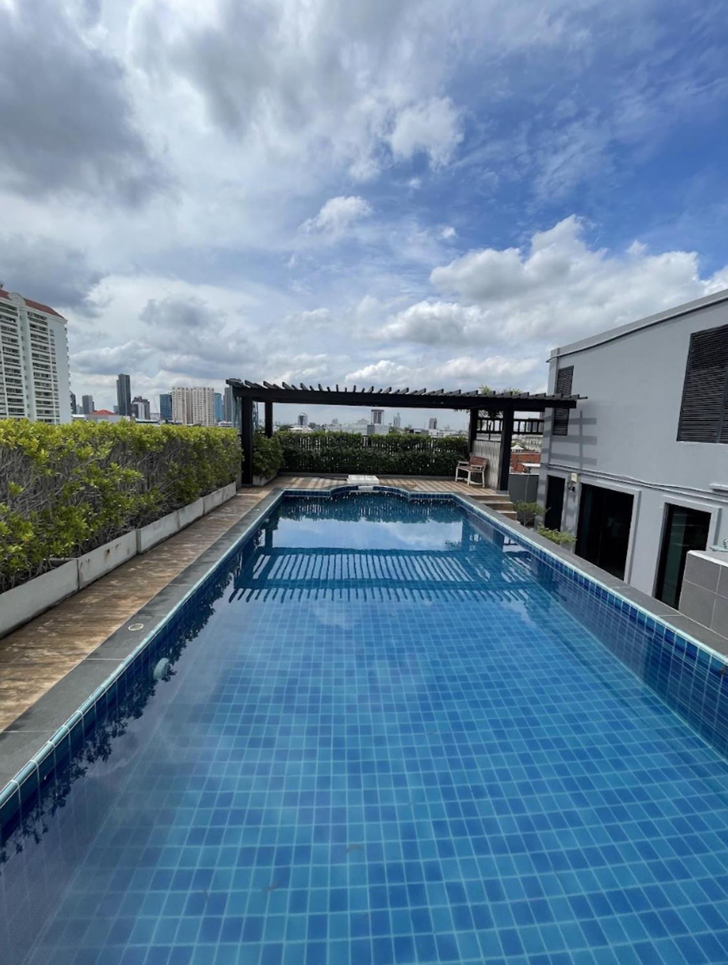 1 Big Br Near Bts Ekkamai - Sky Pool & Gym Apartment Bangkok Exterior photo